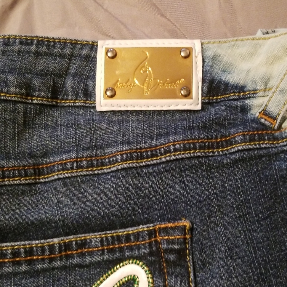Clothes - Picture 3 of 3